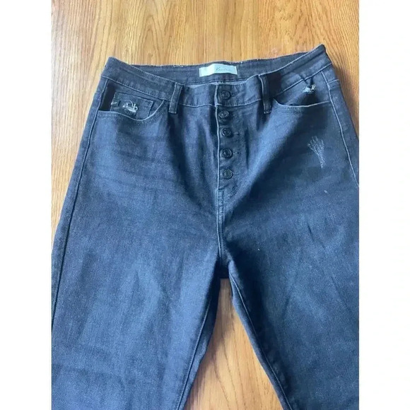 CLEARANCE! Women's KanCan Black Button Fly Distressed Jeans Size 13/30 Bin‎ B - Picture 4 of 12